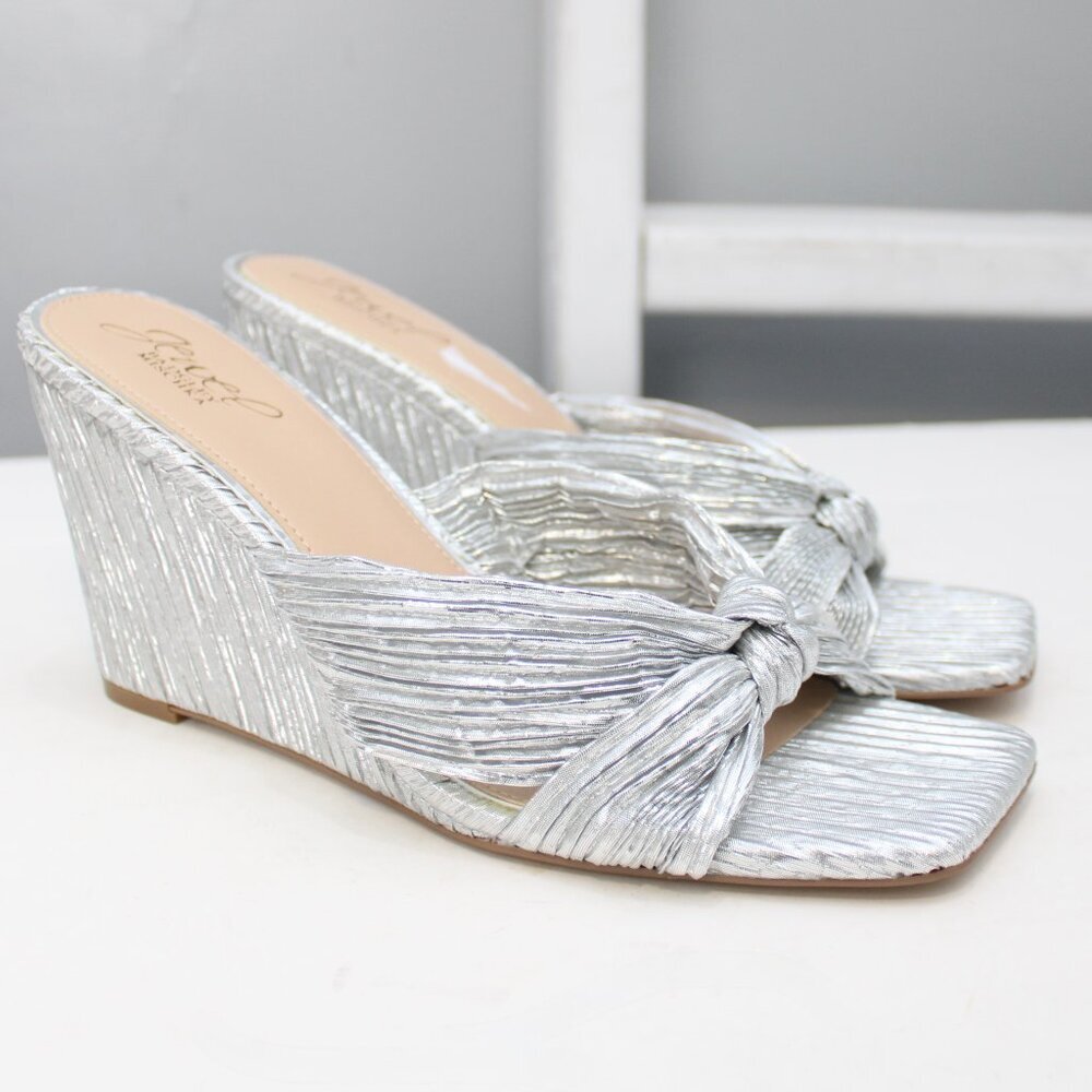 Jewel Badgley Mischka Women's Silver Metallic Hype Knot Wedge Heel Sandal Size 9